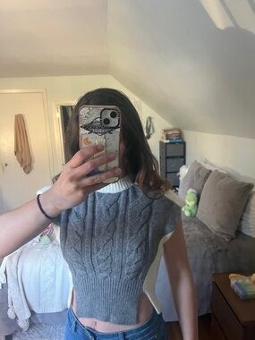 Zara Gray and White Cable Knit Cropped Sweater Vest